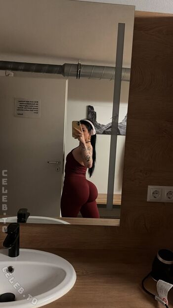 sinarwtz Leaked Nude OnlyFans (Photo 28)