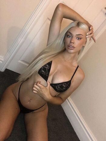 SloppyQueenUK Leaked Nude OnlyFans (Photo 15)
