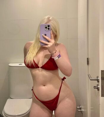 Snowwhitebella Leaked Nude OnlyFans (Photo 7)