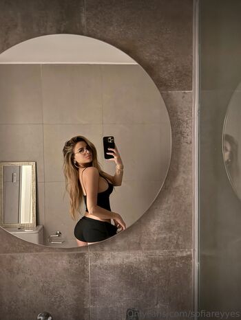 sofiareyyes Leaked Nude OnlyFans (Photo 4)