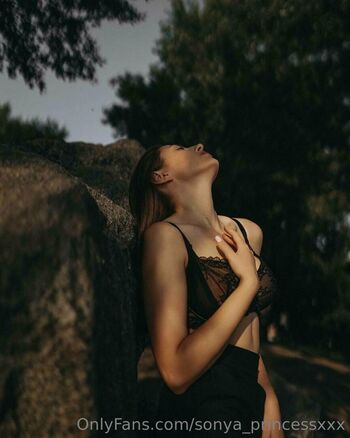 sonya_princessxxx Leaked Nude OnlyFans (Photo 4)