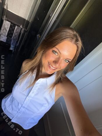 SophiaWestend Leaked Nude OnlyFans (Photo 2)