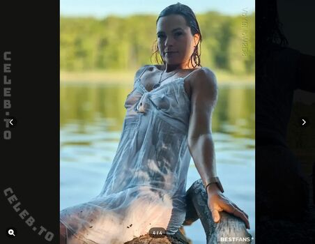 Sophie Lankovits Leaked Nude OnlyFans (Photo 5)