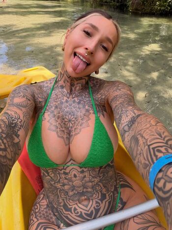 Split_tongue_bri Leaked Nude OnlyFans (Photo 4)