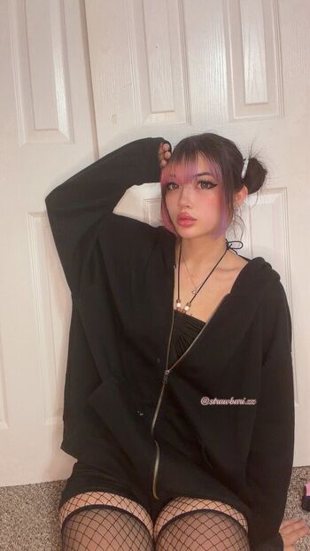 strawbarizz Leaked Nude OnlyFans (Photo 13)
