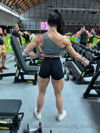 strong_brunette