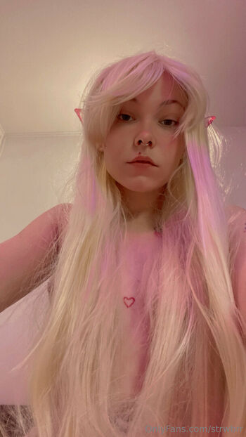 strwbrr Leaked Nude OnlyFans (Photo 44)