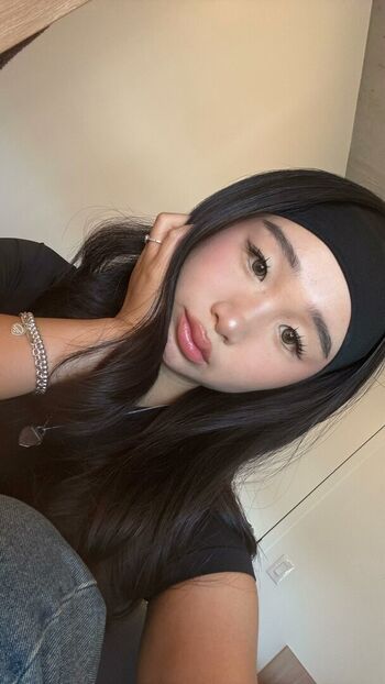 Sua Lee Leaked Nude OnlyFans (Photo 1)