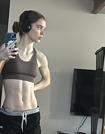 Summer Howell Leaked Nude OnlyFans (Photo 2)