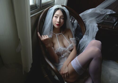 Sunny Lin Leaked Nude OnlyFans (Photo 4)