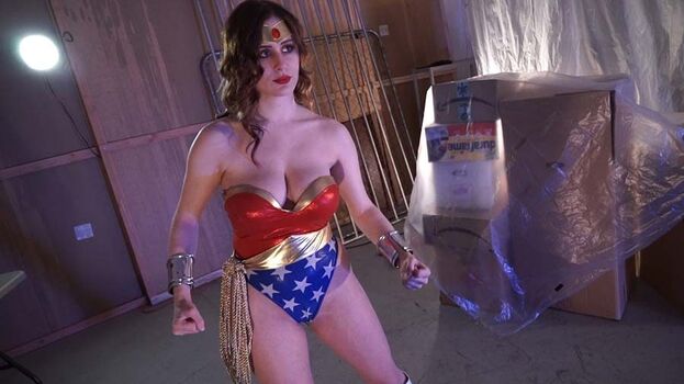 Superheroine