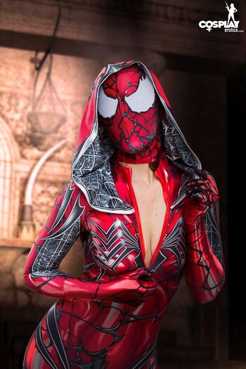 Superheroine