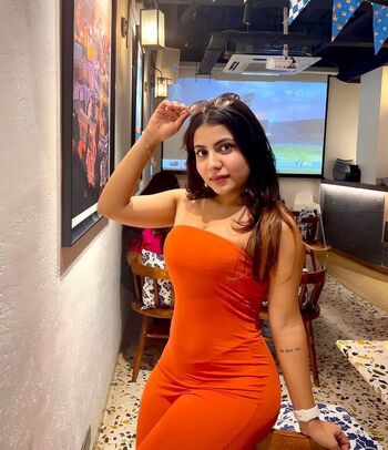 Suramya Pandiya Leaked Nude OnlyFans (Photo 8)