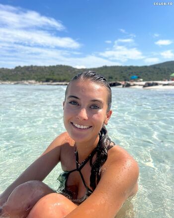 Suzie Marachet Leaked Nude OnlyFans (Photo 16)