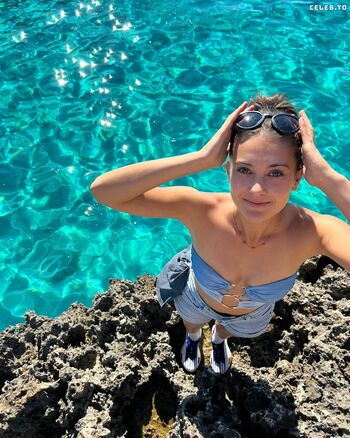 Suzie Marachet Leaked Nude OnlyFans (Photo 17)