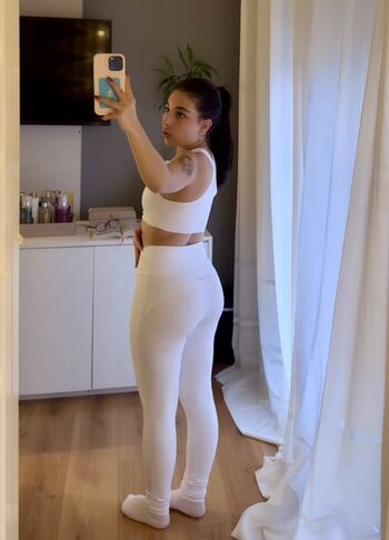 Taby Carvalho