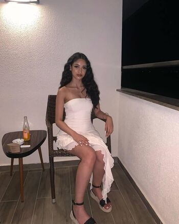 Taqdeez Yaazin Leaked Nude OnlyFans (Photo 11)