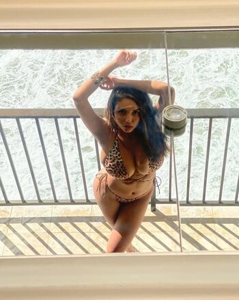 Tara Yazdi Leaked Nude OnlyFans (Photo 48)