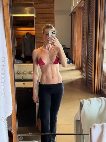 Taylor Mega Leaked Nude OnlyFans (Photo 8)