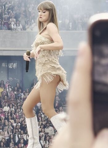 Taylor Swift Leaked Nude OnlyFans (Photo 3107)