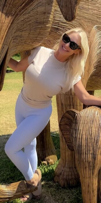 Texas Hotwife Leaked Nude OnlyFans (Photo 6)