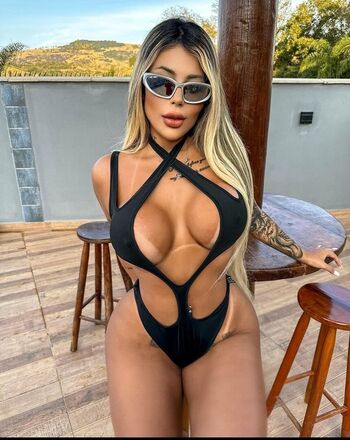 Thaís Perez Leaked Nude OnlyFans (Photo 1)