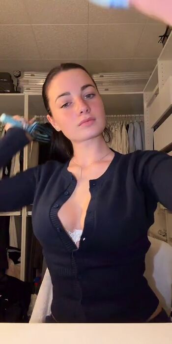 Thaliamire Leaked Nude OnlyFans (Photo 3)