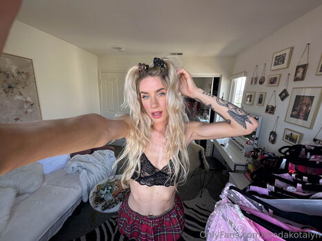 thedakotalyn Leaked Nude OnlyFans (Photo 77)