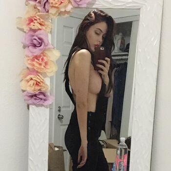 TheDellaDream Leaked Nude OnlyFans (Photo 22)