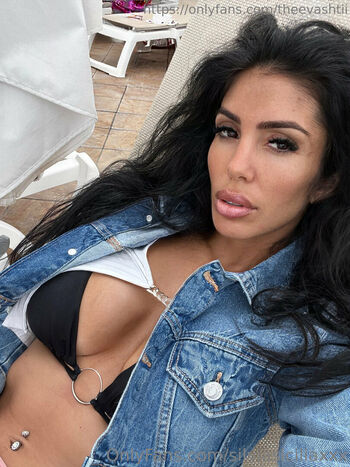 theevashtii Leaked Nude OnlyFans (Photo 20)