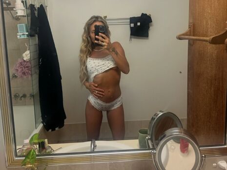 thefemalecarpenterm8 Leaked Nude OnlyFans (Photo 3)