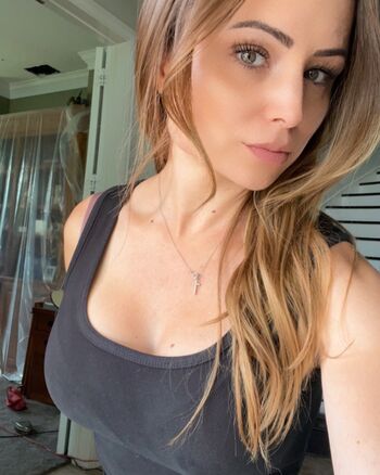 Thelisageee Leaked Nude OnlyFans (Photo 5)