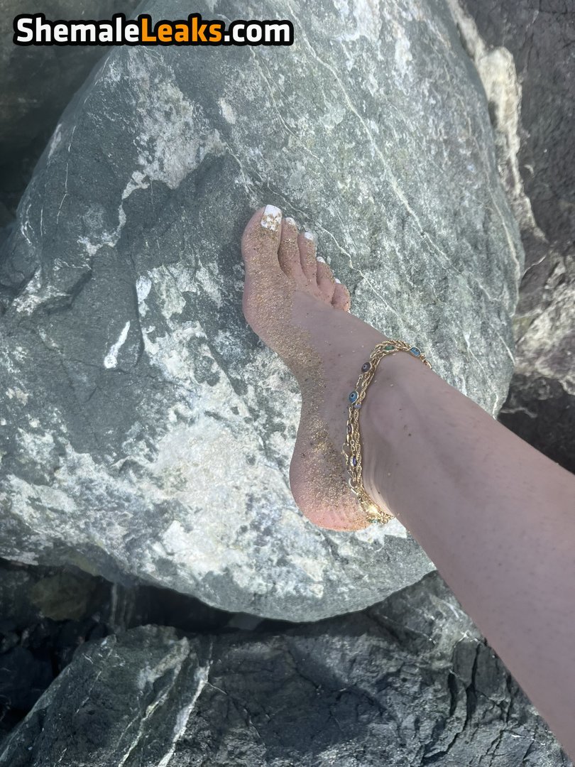 footprincessx1  therealraneesa  therealraneesax Leaked Nude OnlyFans  (Photo 23) - ShemaleLeaks