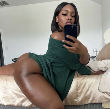 Therealsukari Leaked Nude OnlyFans (Photo 2)