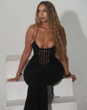 Therealteare Leaked Nude OnlyFans (Photo 1)
