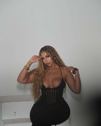 Therealteare Leaked Nude OnlyFans (Photo 2)