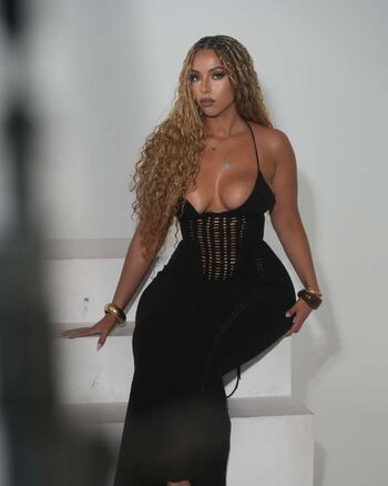 Therealteare Leaked Nude OnlyFans (Photo 3)