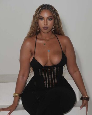 Therealteare Leaked Nude OnlyFans (Photo 5)