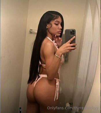 therealvickyy Leaked Nude OnlyFans (Photo 54)