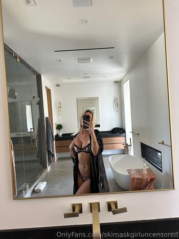 Theskimaskgirl