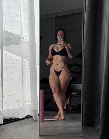 Thicc Thighs
