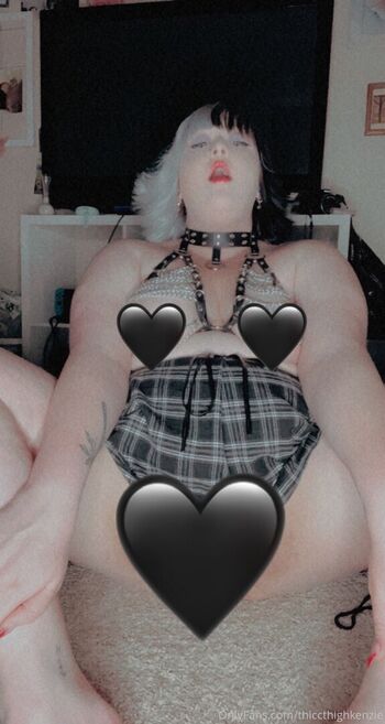 thiccthighkenzie Leaked Nude OnlyFans (Photo 18)