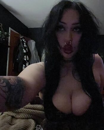 Thykingdomkay Leaked Nude OnlyFans (Photo 2)