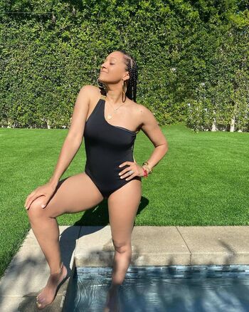Tia & Tamera Mowry Leaked Nude OnlyFans (Photo 5)