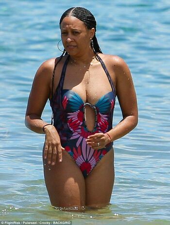 Tia & Tamera Mowry Leaked Nude OnlyFans (Photo 7)