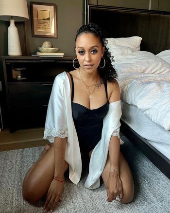 Tia & Tamera Mowry Leaked Nude OnlyFans (Photo 9)