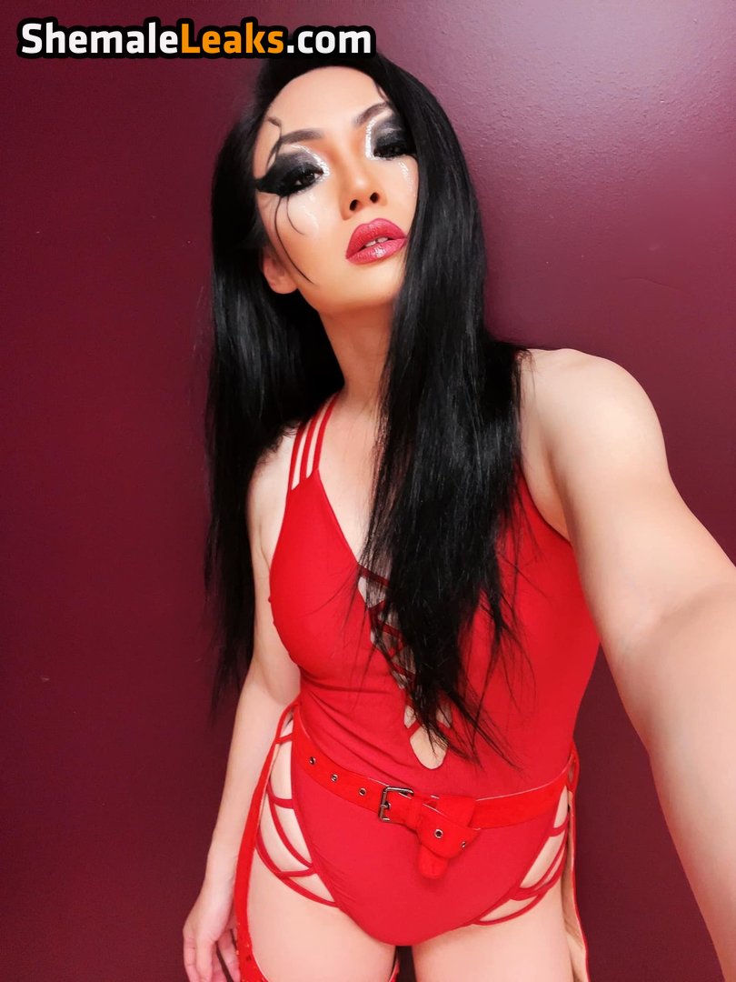 Tina Guo Nude OnlyFans (Photo 1)