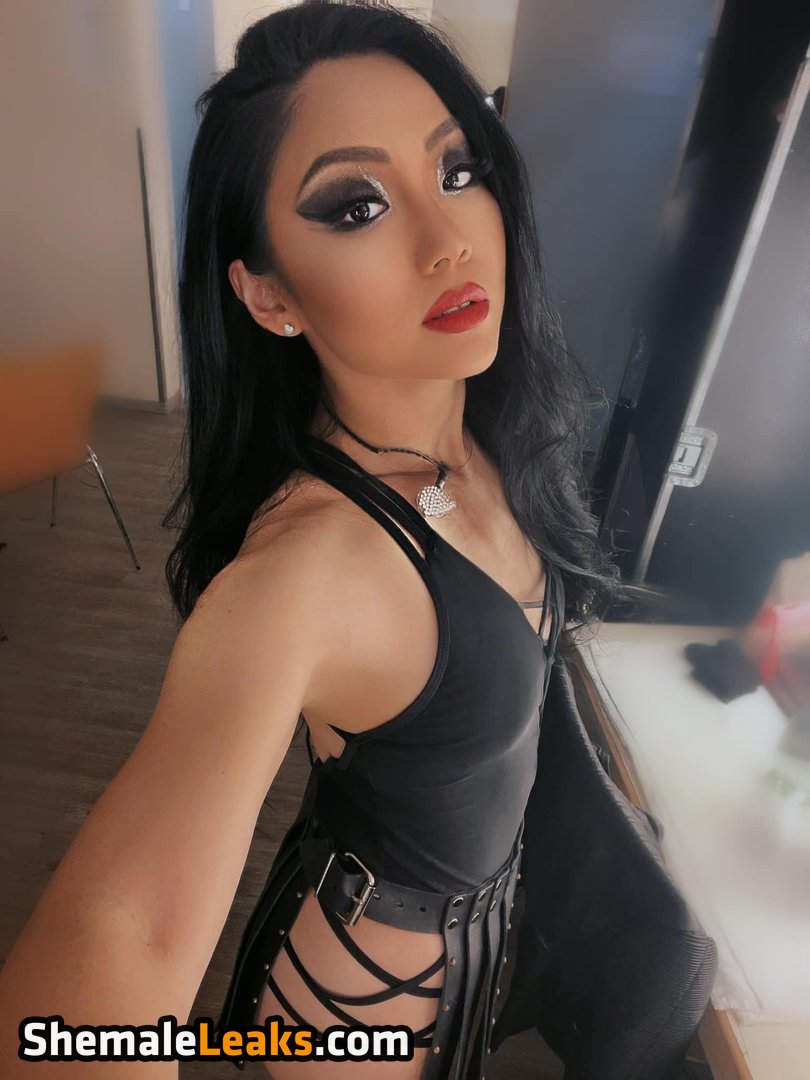 Tina Guo Nude OnlyFans (Photo 3)