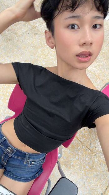 Tinglun Su Leaked Nude OnlyFans (Photo 9)