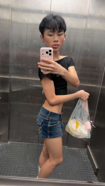 Tinglun Su Leaked Nude OnlyFans (Photo 10)